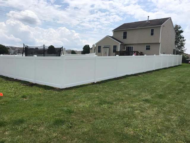 White Vinyl Privacy Fence1